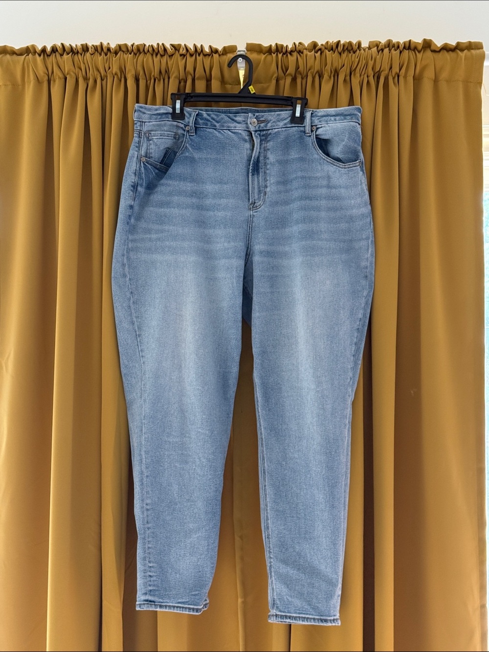 American Eagle Outfitters Light Blue Stretch Jeans - Mid Rise